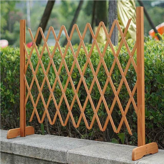 Gr8 Garden Expanding Garden Wood Fence Freestanding Screen Trellis Style Safety Gate - One Size