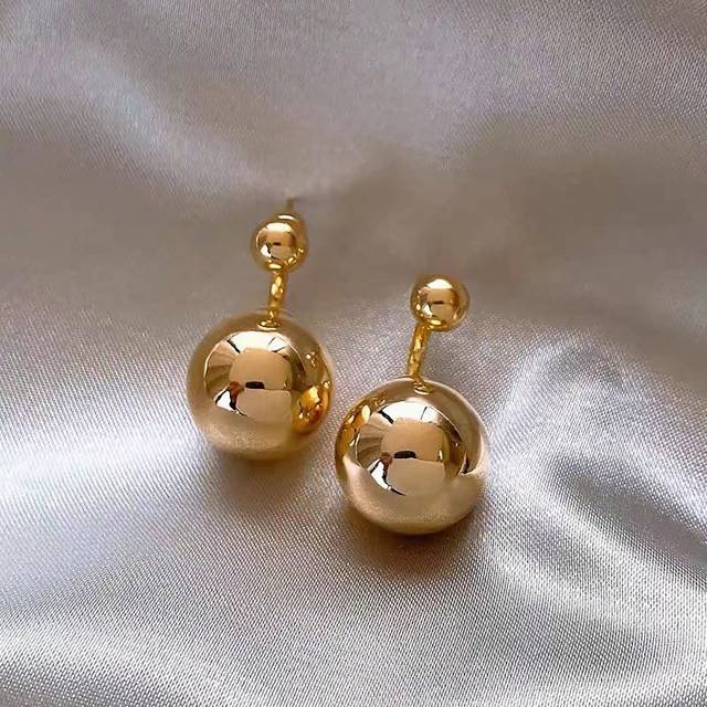 SHEIN 1set Ball Simple and High-End Earrings New Style