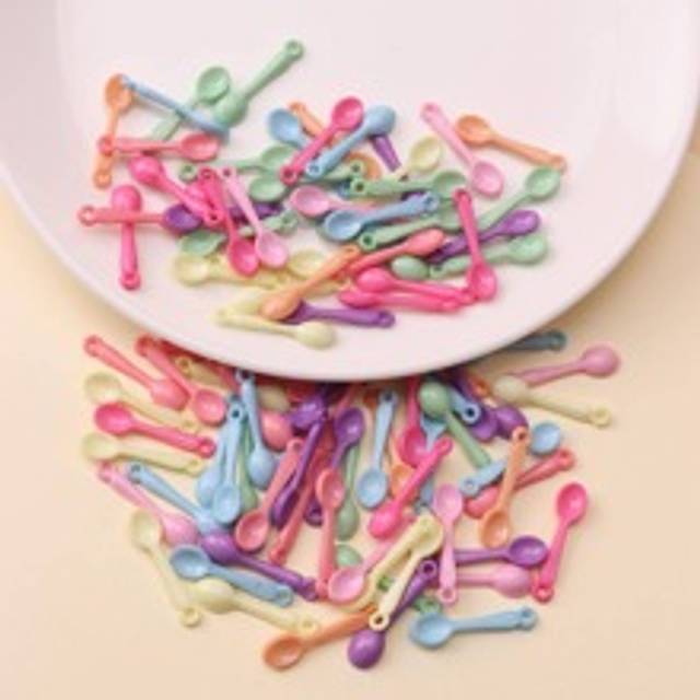 SHEIN 100pcs Stylish 3D Acrylic Miniature Colorful Spoon Shaped DIY Jewelry Pendants (For Bracelets, Necklaces, Keychains, Earrings, Headbands, Mobile Phone