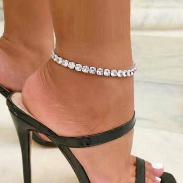 SHEIN Rhinestone Decor Anklet