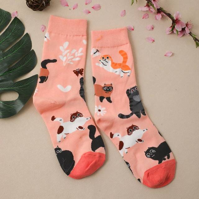 SHEIN 1pair Women Cartoon Cat Pattern Cute Crew Socks