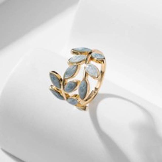 Andkiss Leaf Design Cuff Ring