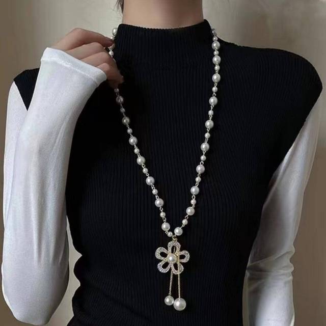 SHEIN Faux Pearl Decor Y Lariat Necklace