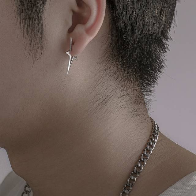 SHEIN Fashionable And Popular Men Lightning Decor Hoop Earrings Stainless Steel For Jewelry Gift And For A Stylish Look