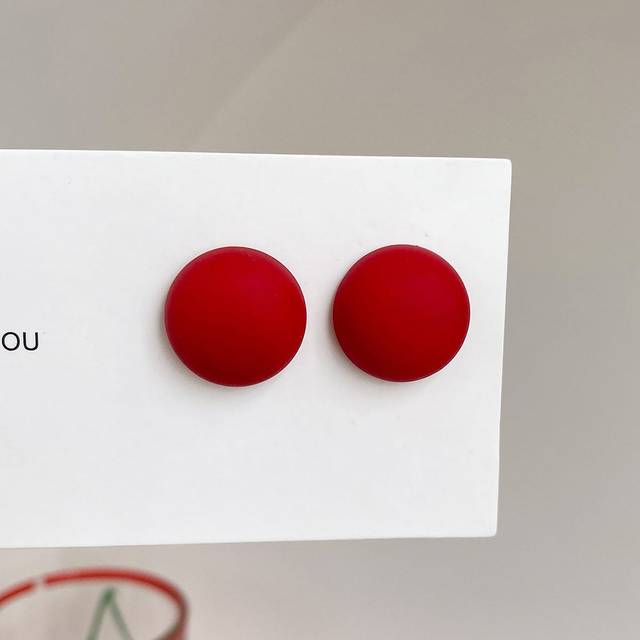SHEIN 1 Pair Of Casual Popular Round Lacquered Ear Studs