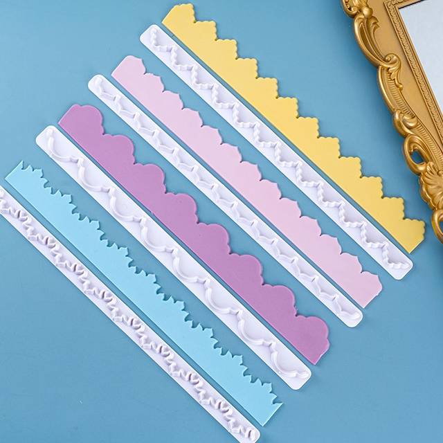 SHEIN 4pcs Scallop Trim Design Cookie Cutter