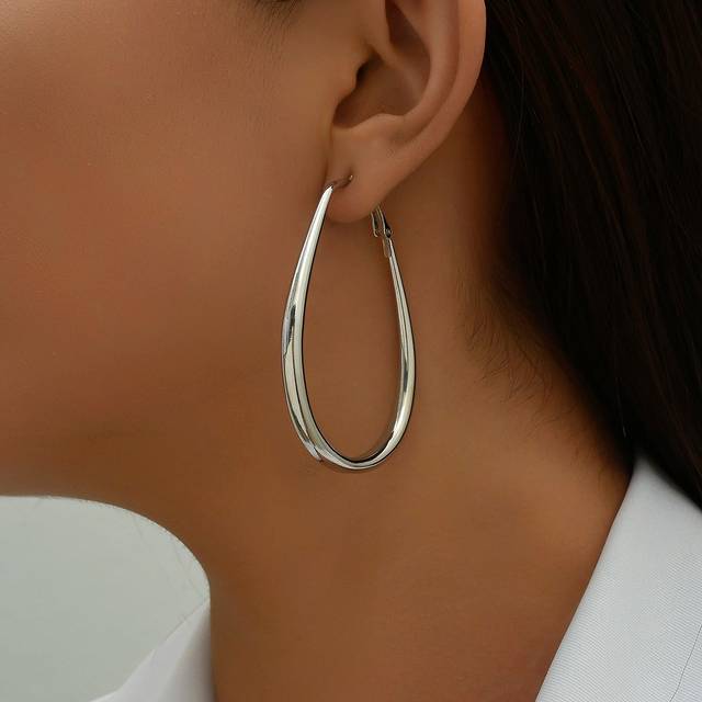 SHEIN 1pair Women&#39;s Daily Wear Glossy Elliptical Teardrop Hoop Earrings