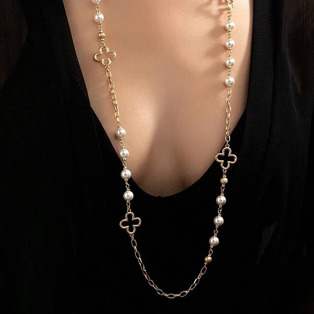 SHEIN Faux Pearl Decor Long Necklace