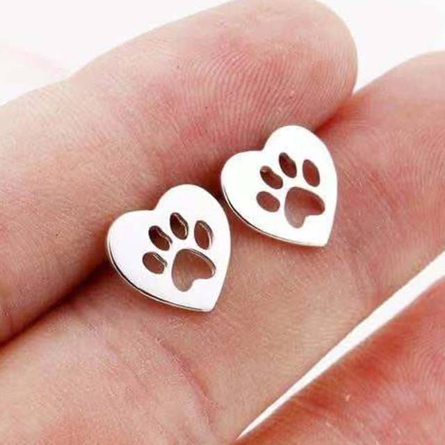 SHEIN A Pair Of Japanese And Korean Fashion Simple Cute Heart Heart Hollow Cat Claws Women&#39;s Stainless Steel Earrings For Dating And Daily Wear Valentines,M