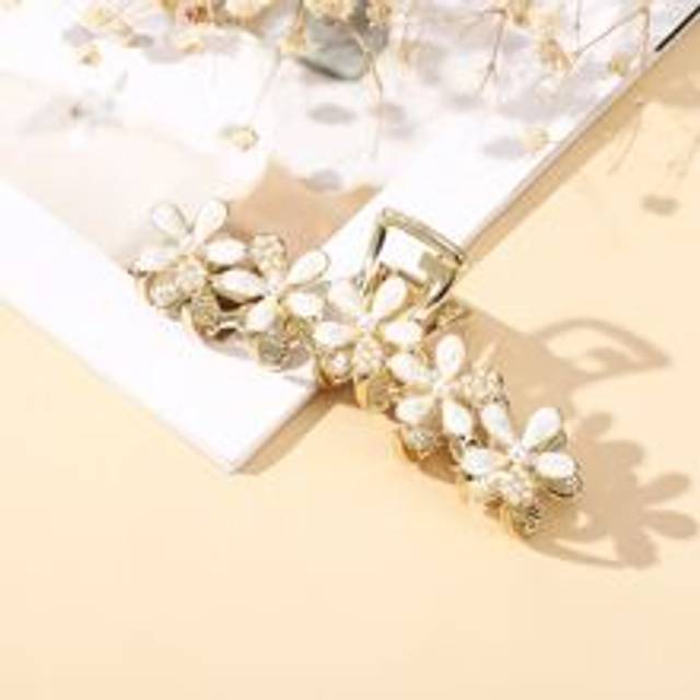 SHEIN Faux Pearl Flower Decor Hair Claw Elegant Claw Clips Hair Clips Hair Jaw Clip Hair Clamps Hair Clutch Hair Catcher Clip