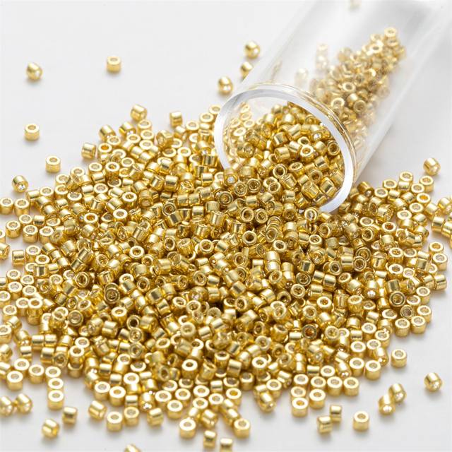 SHEIN 1200pcs/1tube/10g 2mm Electroplated Metallic Glass Seed Beads For Clothing Embroidery And Jewelry Making