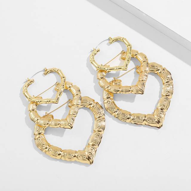 SHEIN 3pairs Bamboo Joint Heart Design Hoop Earrings Valentines,Mom,Mother,Mother&#39;s Day,Gift