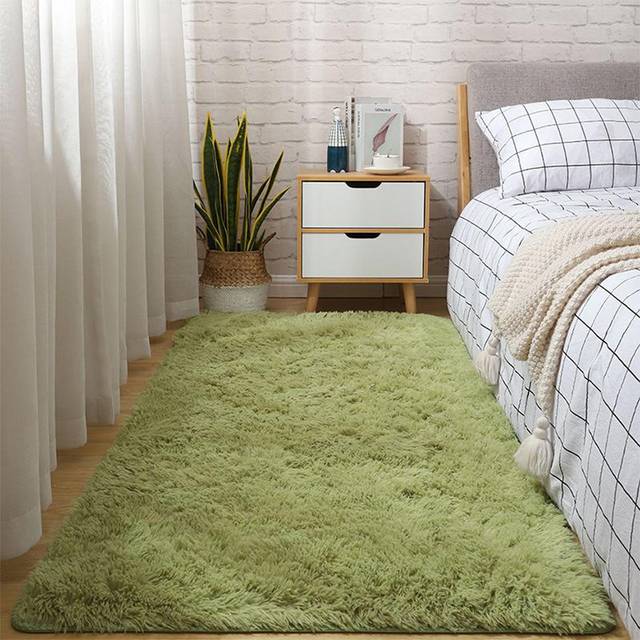 SHEIN 1pc Rectangular Plush Bedroom/Living Room Small Floor Mat, Large Carpet