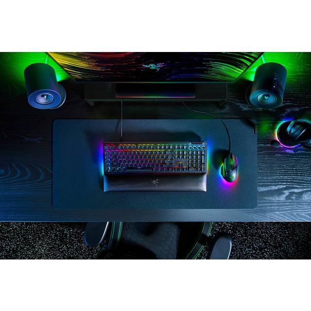 Razer BlackWidow V4 (Yellow Switch) – mekaniskt speltangentbord med Razer Chroma RGB (mekaniska gula switchar, 6 egna makrotangenter, Doubleshot-ABS-tangentkåpor) QWERTZ DE-layout | svart