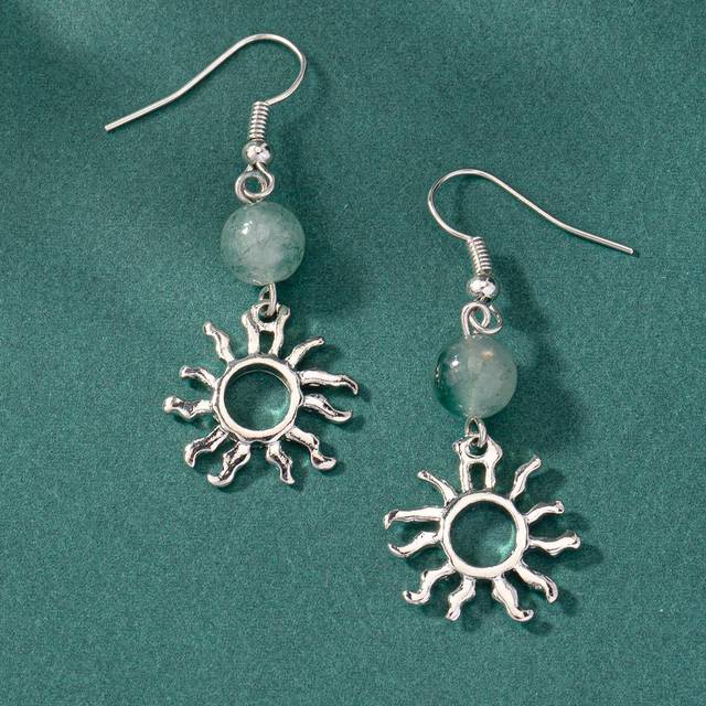 SHEIN 1pair Fashionable & Vintage Sun Pendant Dangle Earrings, Unique & Luxury Ear Jewelry Gift