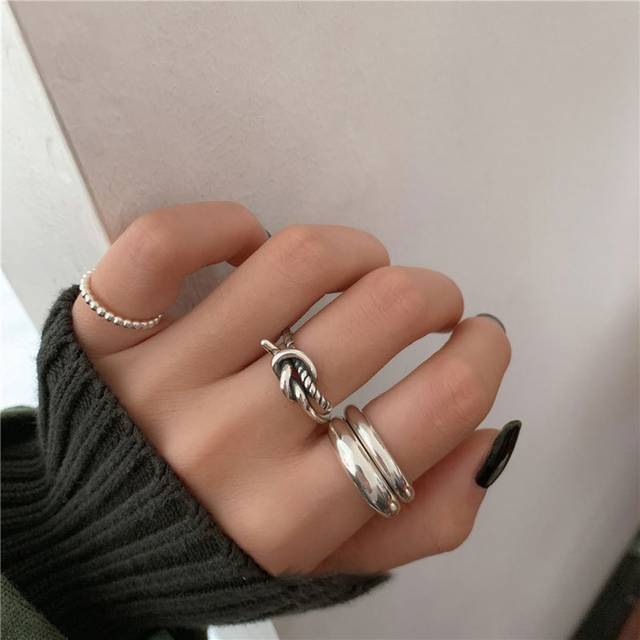SHEIN 4pcs Knot Detail Ring