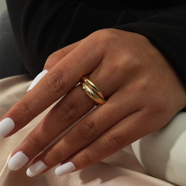SHEIN Criss Cross Design Ring