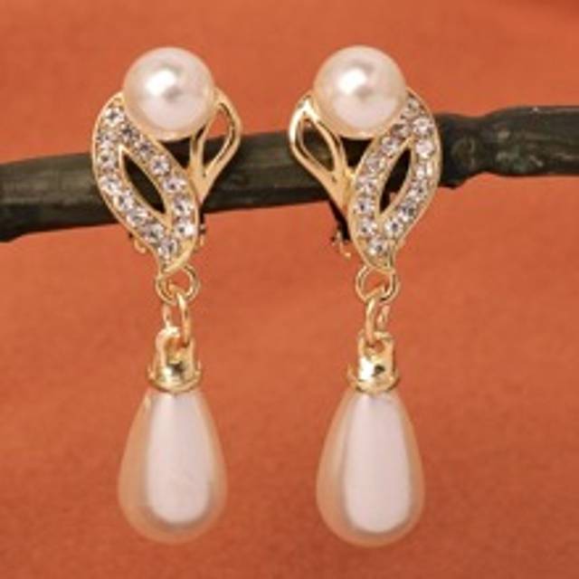 SHEIN European And American Fashion Full Drill Water Drop Shape Pearl Clip-On Earrings And Earring Set For Women&#39;s Party, Bridal Earrings In Gold And Silver