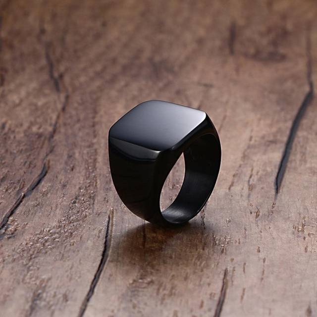 SHEIN 1pc Minimalist Square Seal Ring, Gold & Black Color For Men, Accessories
