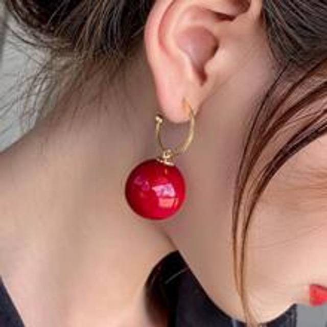 SHEIN 1pair Fashionable Exaggerated Large Faux Ball Hoop & Drop Earrings For Women