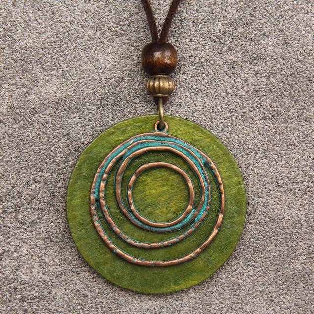 SHEIN 1pc Asymmetrical Circle & Lantern Shaped Wood Bead Pendant Necklace, With Antique Blue Look & Long Chain, For Men