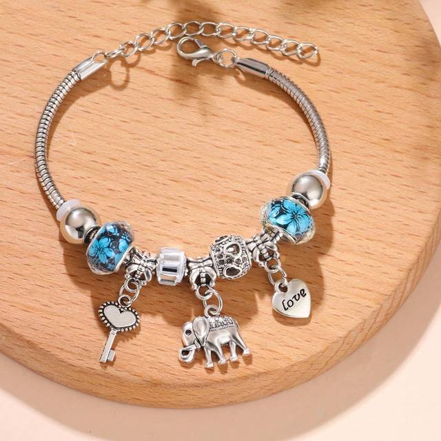 SHEIN 1pc Fashion Zinc Alloy Elephant & Heart Charm Bead Decor Bracelet For Women For Gift Valentines,Mom,Mother,Mother&#39;s Day,Gift