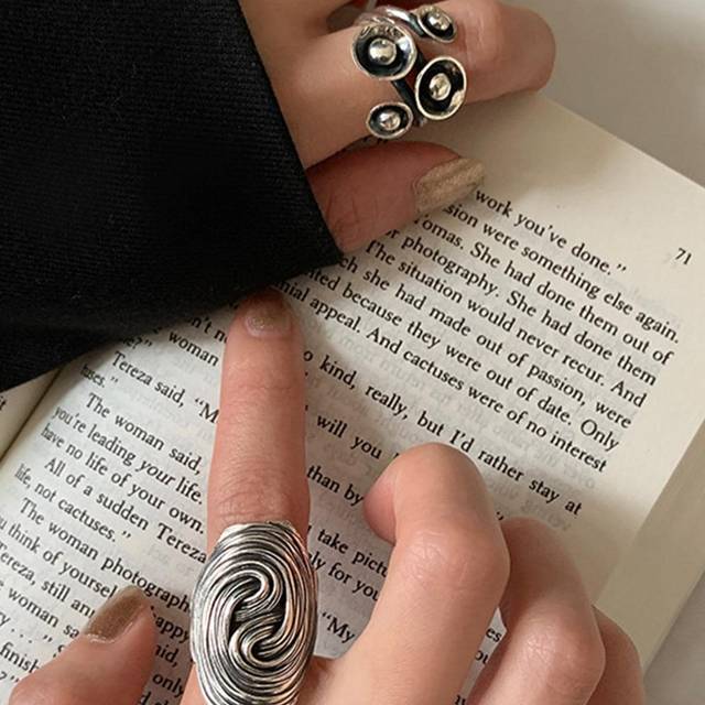SHEIN 2pcs Gorgeous Exaggeration Rings For Women Couples Punk Hip-Hop Rock Elegant Party Jewelry Gifts