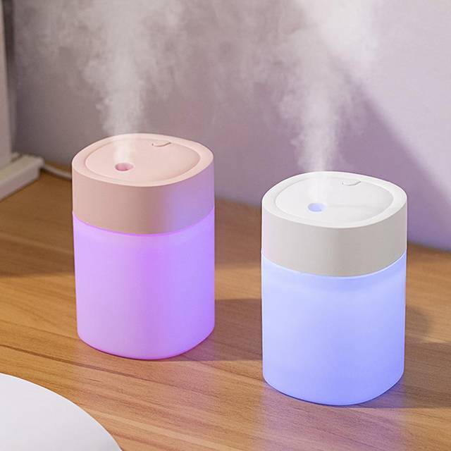 SHEIN 1pc Led Light Cup-Shaped Air Humidifier, Desktop/Home/Car 7-Color Light Aromatherapy Humidifier, Air Purifier