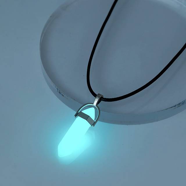 Män Glow In The Dark hängsmycke för daglig dekoration för en elegant look - Silver (En-Storlek)