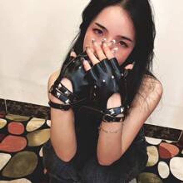 SHEIN 1pair Punk Rock Studded Open Finger Leather Gloves, Fashion Accessories For Music Festival And Party Halloween