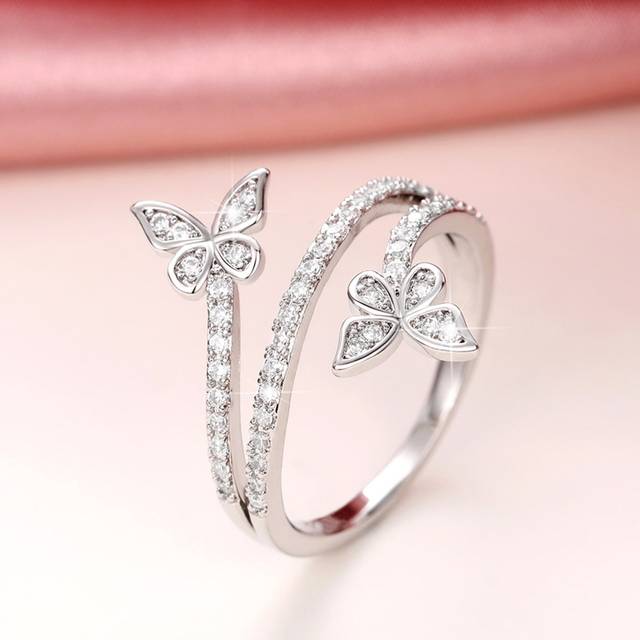 SHEIN 1pc Pretty Cubic Zirconia Ring For Women For Valentine&#39;s Day Gift Wedding Anniversary Jewelry Valentines