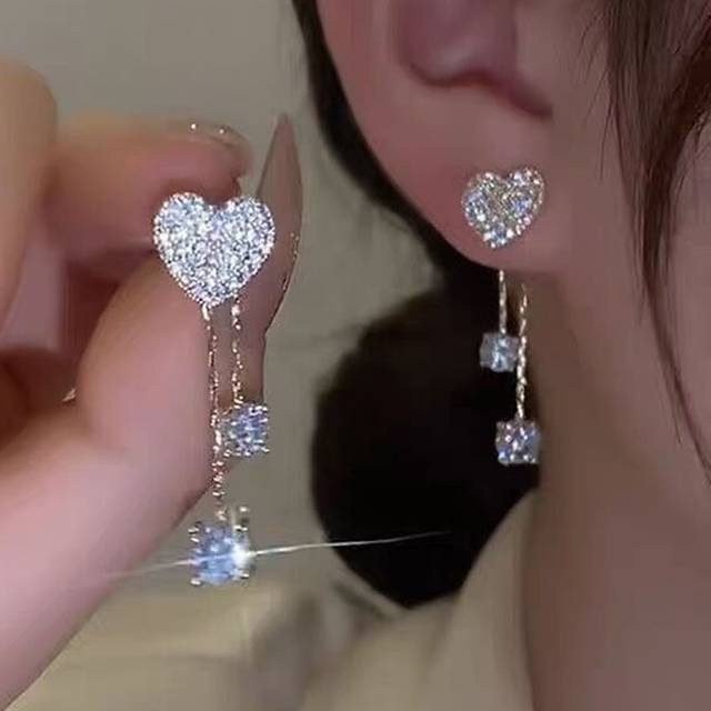 17KM 2pcs Romantic Heart Shaped Rhinestone Asymmetric Stud Earrings For Women, Ideal For Vacation Or Date Valentines