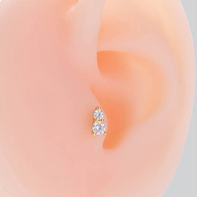 SHEIN 1pc Simple & Versatile Stainless Steel Round & Diamante Tragus Piercing Stud Earring