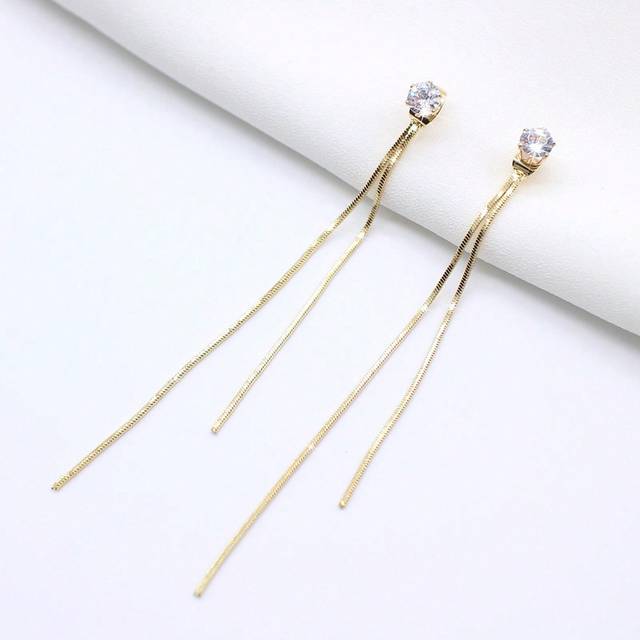 SHEIN 1pair Long Wire Tassel Thread Faux Pearl Chain Climb Star Heart Beads Pendants Drop Earrings For Women&#39;s Straight Hanging Earrings