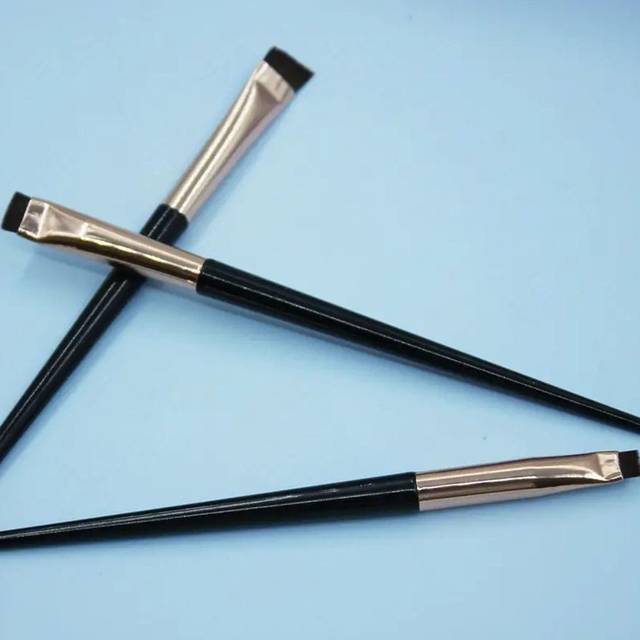 SHEIN 3Pcs Blade Eyeliner Brush Ultra Thin Precision Eyebrow Brush Portable,The Color Is Rose Gold, Flat Fine Eye Liner Brow Contour Makeup Brushes Eye Cosm