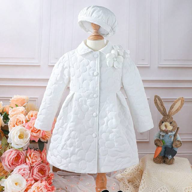 SHEIN Young Girl 3D Flower Front Button Up Quilted Dress & Hat