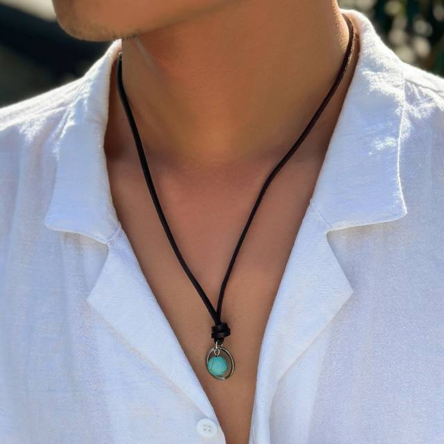 SHEIN 1pc Bohemian Style Vintage Round Turquoise Pendant Necklace With Pu Leather Chain For Men