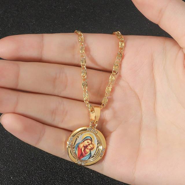 SHEIN 1pc Men&#39;s Gold-color Jesus Round Pendant Necklace