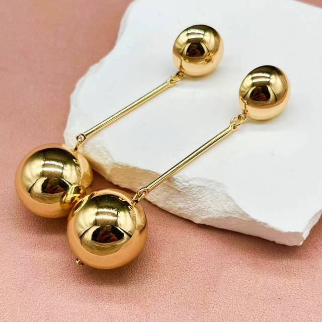 SHEIN 1pair European And American Style Simple Metal Oversized Ball & Tassel Statement Earrings, Fashionable Personalized Ear Jewelry For Women