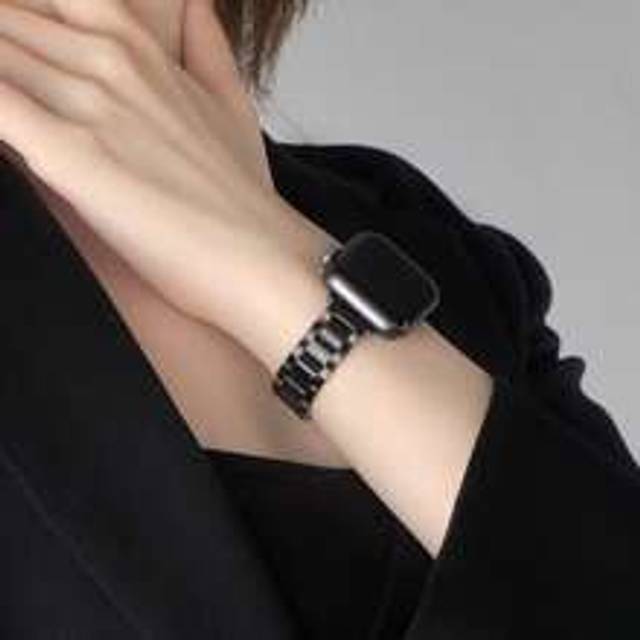 SHEIN 1pc Men Women Alloy Three-Bead Strap Compatible With Apple Watch Band 44mm 40mm 45mm 41mm 38mm 46mm 42mm Single Color Metallic Texture Fashionable And