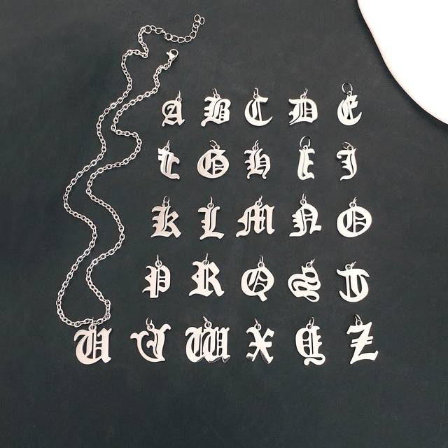 1 st personligt bokstavshänge i rostfritt stålhalsband, modepresent till män, lämplig för vardagsbruk - Silver (L,M,S,H,A,T,O,X,B,C,D,E,F,G,I,J,K,N,P,Q,R,U,V,W,Y,Z)