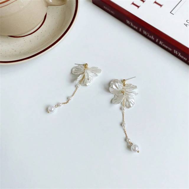 SHEIN Korean Style Floral Faux Pearl Chain Dangle Earrings, Elegant Sweet Girl Ear Accessories