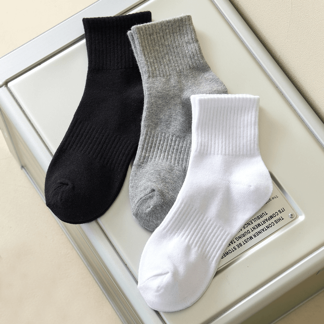 SHEIN 3/10 Pairs Men Crew Socks, Black White Gray, Odor Resistant Moisture Wicking Casual Athletic Sock Fits Daily Wear