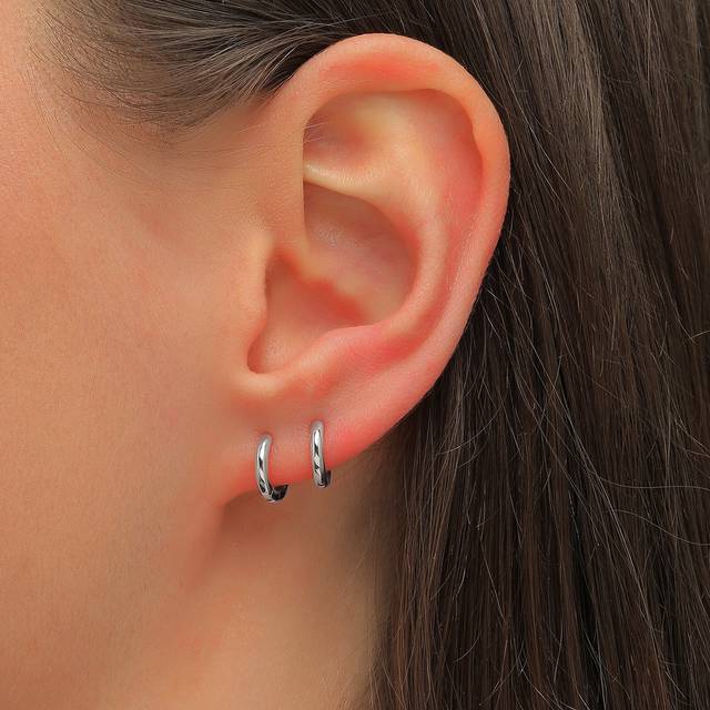 SHEIN Fashionable and Popular Men&#39;s Stainless Steel Minimalist Hoop Earrings for Jewelry Gift and for a Stylish Look
