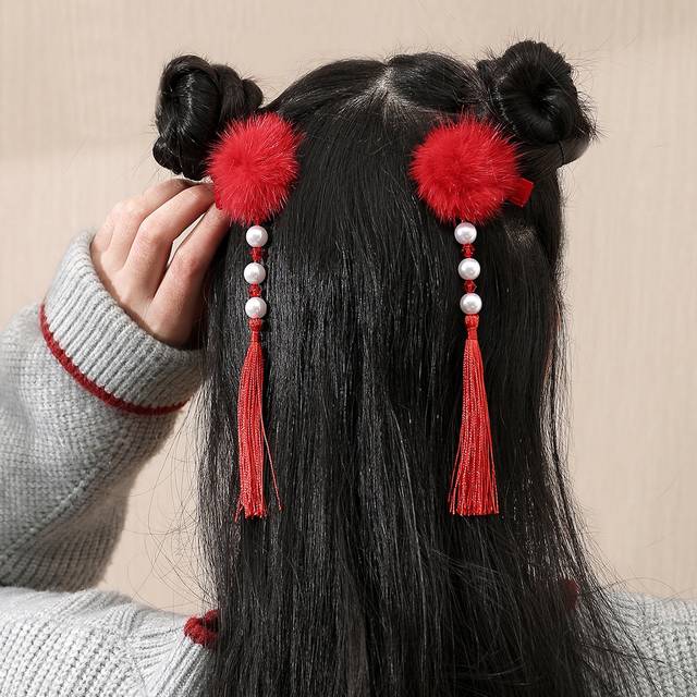 SHEIN 2pcs Pom Pom & Tassel Decor Alligator Hair Clip Cute Claw Clips Hair Claws Hair Barrettes, School Stuff