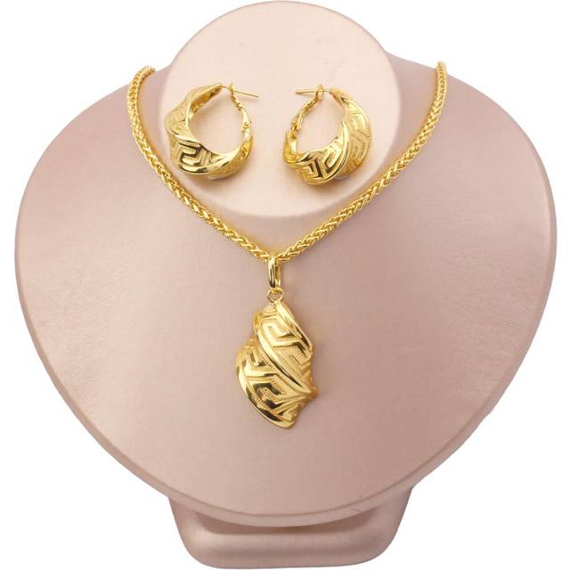 Guld Färg Kvinnor Smyckesset Koppar Örhängen Smycke Halsband Mode Romantisk Set Dagligt slitage Party Smycke Presenter (En-Storlek)