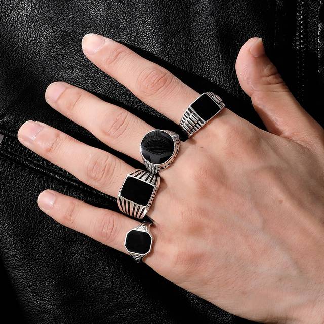 SHEIN Fashionable and Popular 4pcs Men Square Design Ring Stainless Steel for Jewelry Gift and for a Stylish Look