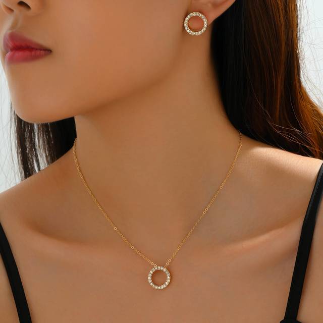 SHEIN 1pc Charming & Elegant Diamond Pendant Necklace With 1pair Round Earrings Women&#39;s Jewelry Set, Mother&#39;s Day/ Teacher&#39;s Day Gift