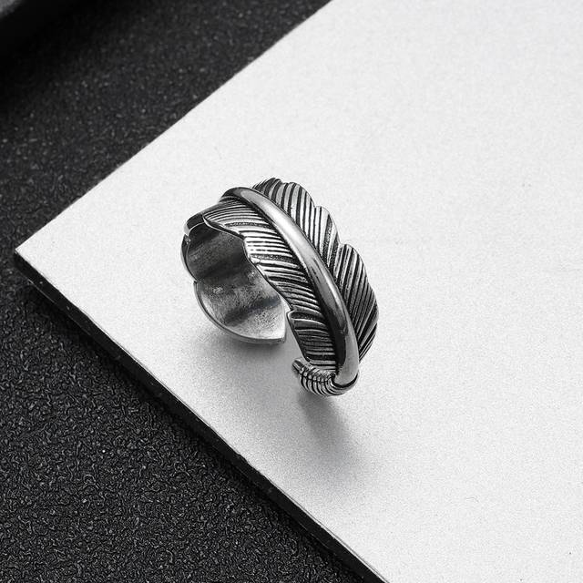 Fashionabla och populära män Vintage Leaf Design Ring Legering för smycken present och för en elegant look - Silver (En-Storlek)