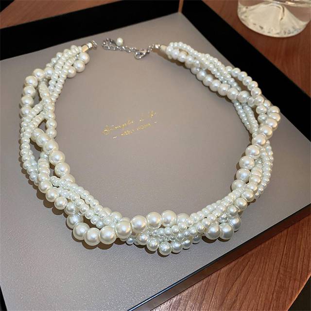 SHEIN 1pc Vintage Cultured Faux Pearl & Twisted Rope Design Multi-Layer Necklace Suitable For Women&#39;s Daily Wear